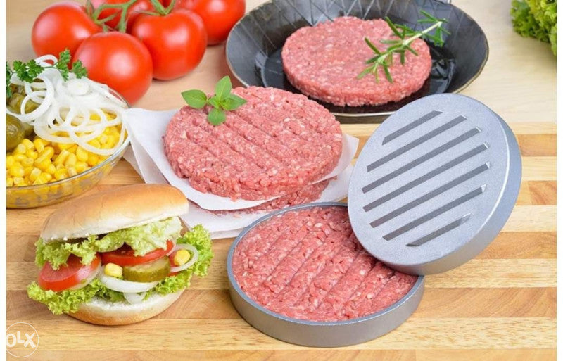 Gotove pljeskavice oblikovane kalupom sa presom