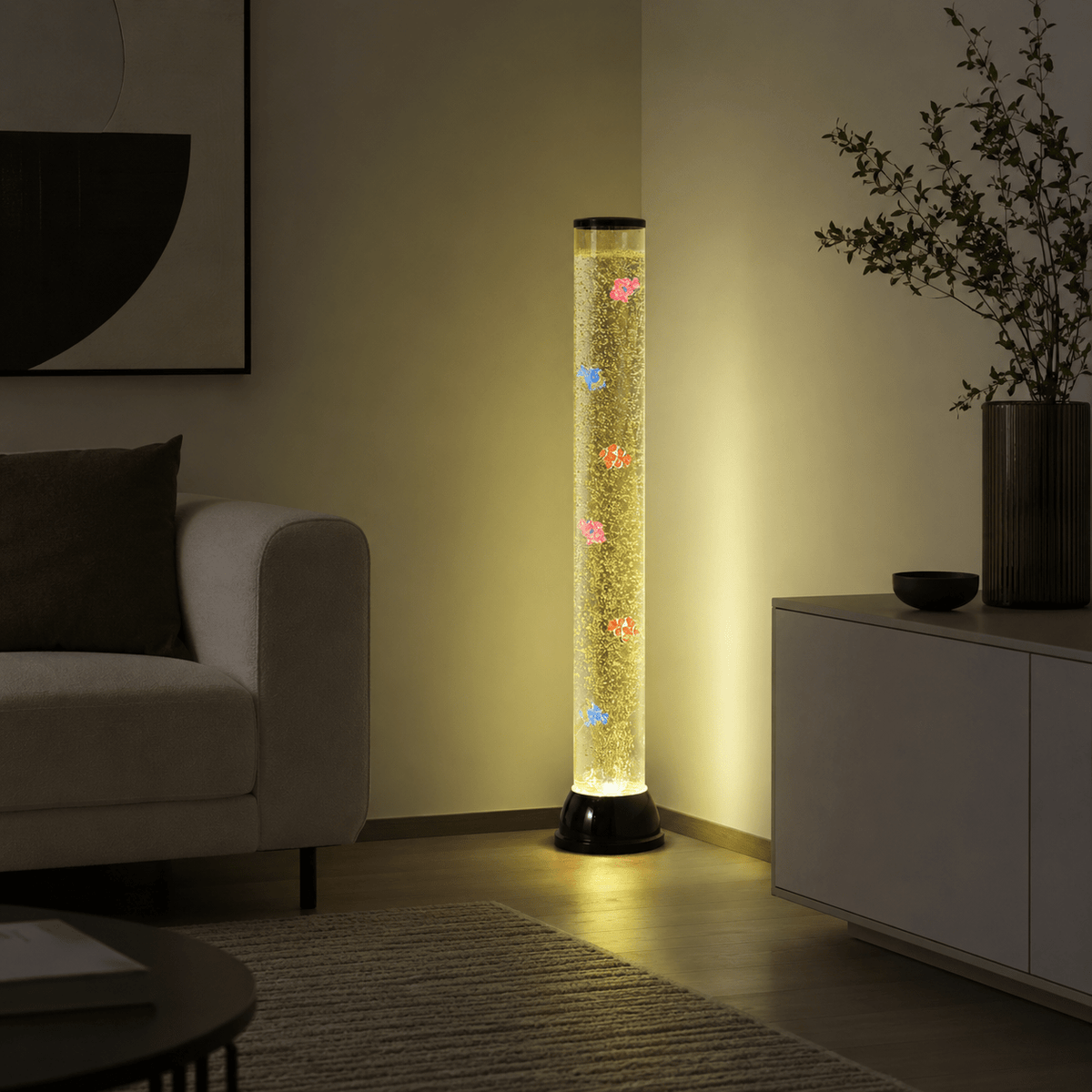 Podna lampa sa mjehurićima i ribicama u dnevnoj sobi