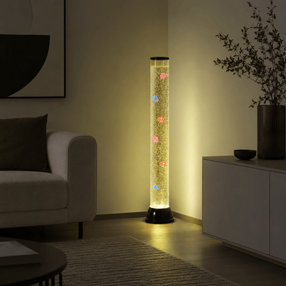 Podna lampa sa mjehurićima i ribicama u dnevnoj sobi