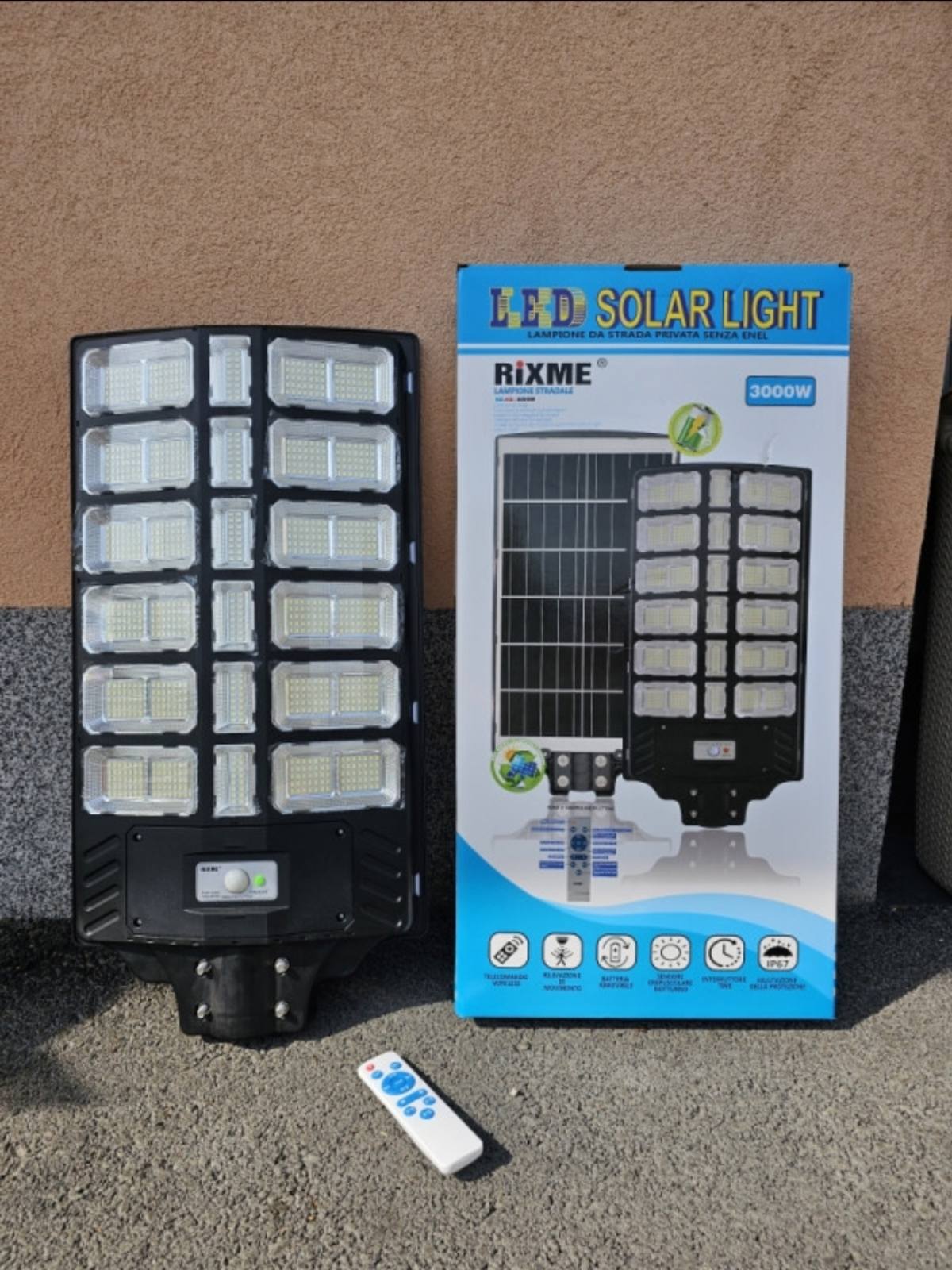 RiXME LED Solarno svjetlo 3000W - Ulična solarna lampa sa daljinskim upravljačem